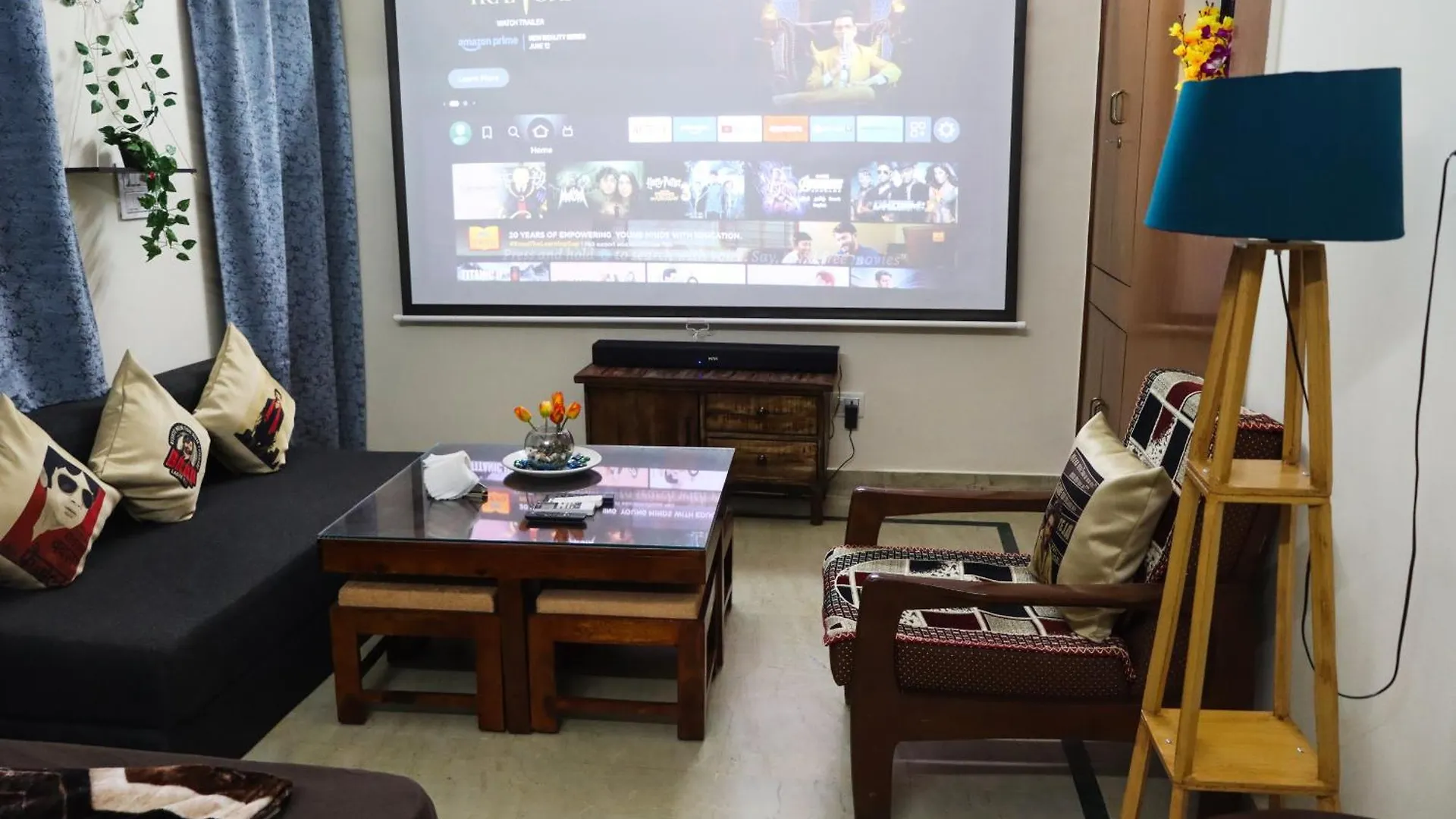דירות גורגאון Bollywood Junction 100 Inch Cinema Party Couples